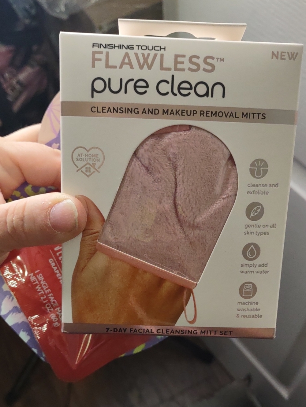 Three face mask, removal mitts - Picture 2 of 2